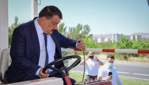 ALTINKAYISI BULVARI'NDA YOL ÇİZGİ VE İŞARETLEMELERİ YAPILDI