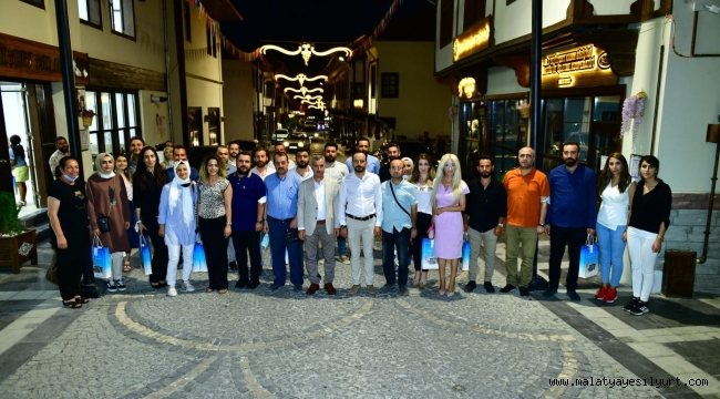 BAŞKAN ÇINAR, MALATYA MİMARLAR ODASI YÖNETİMİNİ LEZZET CADDESİNDE AĞIRLADI