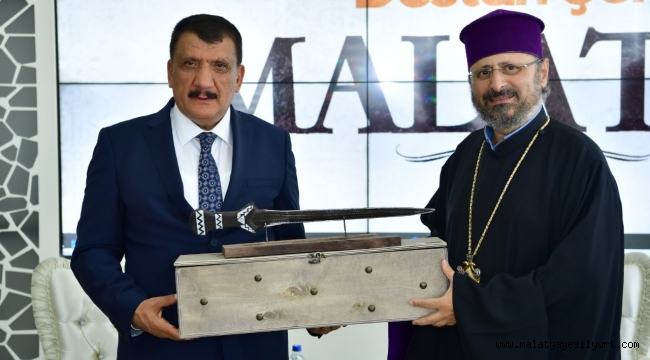 ERMENİ PATRİĞİ MAŞALYAN'I AĞIRLAYAN BAŞKAN GÜRKAN