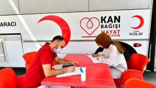 YEŞİLYURT BELEDİYE PERSONELLERİ KAN BAĞIŞ KAMPANYASINA KATILIP, ÖRNEK BİR DAVRANIŞ SERGİLEDİ