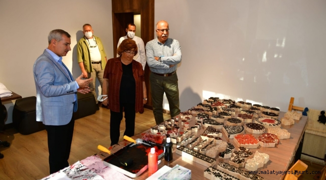 AK PARTİ GENEL BAŞKAN DANIŞMANI GÜLDAL AKŞİT, MAHMUT ÇALIK&AHMET ÇALIK TEKSTİL MÜZESİNİ İNCELEDİ