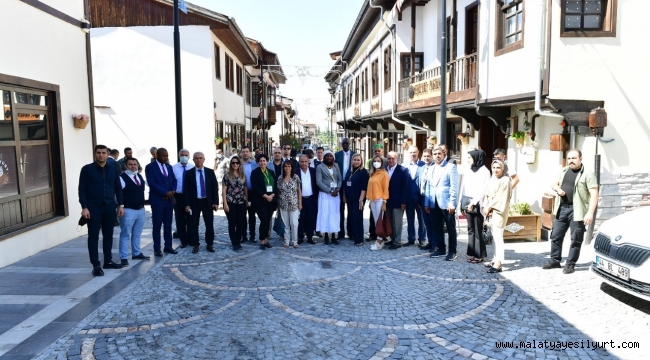 BAŞKAN ÇINAR, BÜYÜKELÇİ VE KONSOLOSLARI KÜLTÜREL MEKÂNLARDA AĞIRLADI
