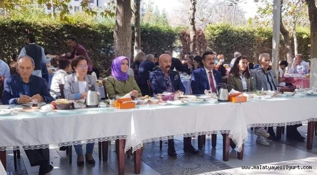 KAYISI TADINDA KAHVALTI 