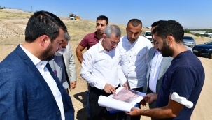 YEŞİLYURT BELEDİYESİ, ALTERNATİF YOL GÜZERGÂHLARINI AÇARAK TRAFİK AKIŞINI RAHATLATIYOR