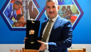 BAŞKAN ÇINAR, 'GENÇLİK VE YEREL YÖNETİM' TEMALI TAM BANA GÖRE FESTİVAL' DE GENÇLERLE BULUŞTU