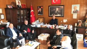 Kemaliye Belediye Başkanı Mehmet Karaman, Belediye Başkanımız Haluk Cömertoğlu'nu makamında ziyaret etti.