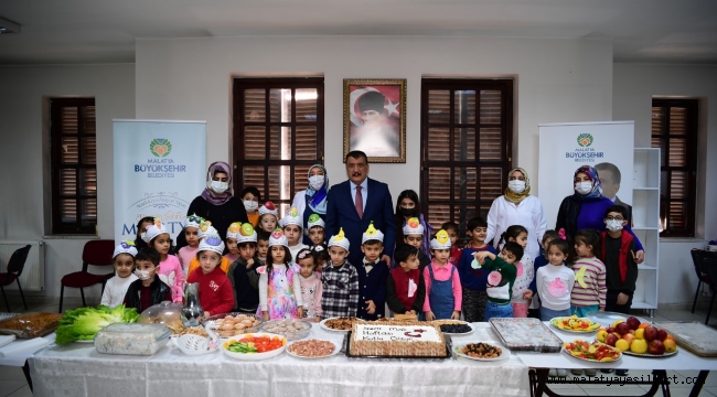 Salköprü Semt Konağı'nı ziyaret eden Başkan Gürkan,