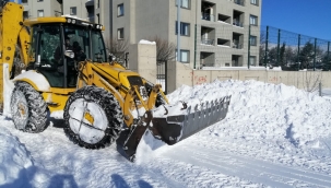 Arapgir'de kar yağışı sonrası yollarda çalışma başlatıldı