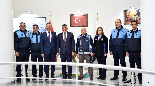 BAŞKAN GÜRKAN, GÖREVDE YÜKSELME SINAVINDA BAŞARILI OLAN PERSONELLERLE BİR ARAYA GELDİ