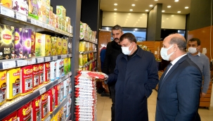 Esenlik Süpermarketleri Ziyaret Eden Başkan Gürkan,