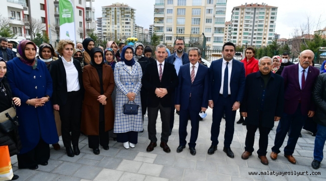 'YÖRESEL ÜRÜN SATIŞ VE KAFE' YEŞİLYURT BELEDİYESİ SEMT PAZARINDA HİZMETE GİRDİ