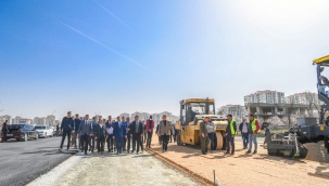 Asfalt Çalışmalarının Yapıldığı 35 Metrelik Yolda İnceleme Yapan Başkan Gürkan,