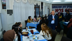 BAŞKAN ÇINAR, ÜNİVERSİTELİ ÖĞRENCİLERLE İFTAR PROGRAMINDA BULUŞTU