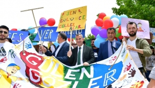 BAŞKAN ÇINAR, İNÖNÜ ÜNİVERSİTESİNDEKİ LÖSEMİ İÇİN FARKINDALIK YÜRÜYÜŞÜNE KATILDI