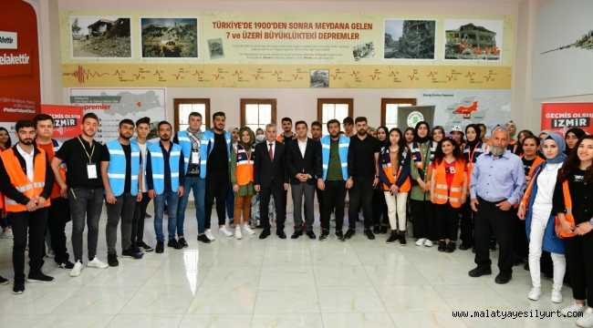 DEPREM EĞİTİM SİMÜLASYON MERKEZİ VE BİLİM ATÖLYESİNDE EĞİTİM FAALİYETLERİ HIZ KAZANDI