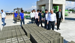 BAŞKAN ÇINAR'IN SEÇİM VAATLERİNDEN 'KİLİT PARKE TAŞI ÜRETİM TESİSİ' HİZMETE GİRDİ
