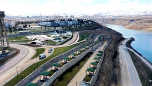 BAŞKAN ÇINAR, SAVUNMA SANAYİ VE SAVAŞ MAKİNALARI AÇIK HAVA MÜZESİNDEKİ SON ÇALIŞMALARI İNCELEDİ