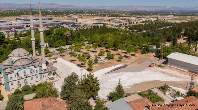 ŞEHİR MEZARLIĞI'NDA ASFALT ÇALIŞMASI YAPILIYOR