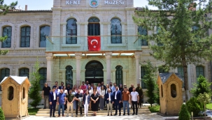 TOBB İstanbul Genç Girişimciler Kurulu üyeleriyle bir araya gelen Başkan Gürkan,