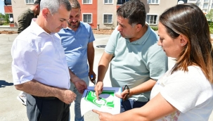 BAŞKAN ÇINAR, İLYAS VE BENTBAŞI MAHALLELERİNİN BİRLEŞME NOKTASINDA YAPIMI SÜREN  227'NCİ PARKI İNCELEDİ