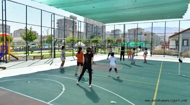 ÇİLESİZ'DE Kİ YEŞİL SPOR KOMPLEKSİ, VOLEYBOL KURSUNA EV SAHİPLİĞİ YAPIYOR