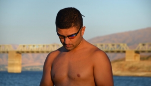 Fırat Nehrin'de Tarihe Atılan Kulaç 