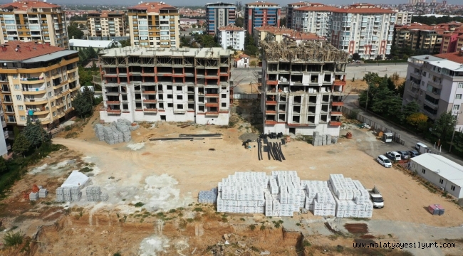 BAŞKAN ÇINAR VE MECLİS ÜYELERİ, TURGUT ÖZAL MAHALLESİNDE Kİ KENTSEL DÖNÜŞÜM BİNALARINI İNCELEDİ