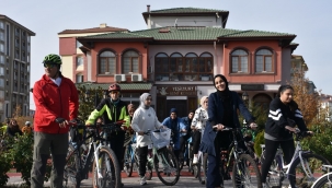 BİSİKLET TUTKUNLARI 'VELESPİT İLE YEŞİLYURT'UN MİRASINA YOLCULUK' ETKİNLİĞİYLE YEŞİLYURT'U GEZDİLER