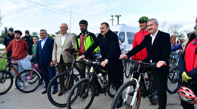 ORMAN VE SU İŞLERİ ESKİ BAKANI PROF.DR.VEYSEL EROĞLU'DAN BEYLERDERESİ ŞEHİR PARKINA ÖVGÜ!