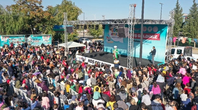 'YEŞİLYURT ÇOCUK KİTAPLARI' FESTİVALİ YOĞUN İLGİ ALTINDA DEVAM EDİYOR